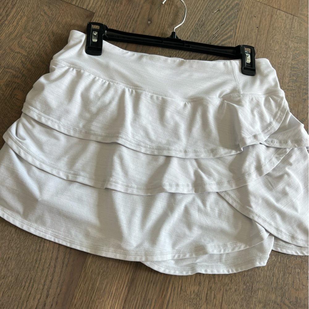 ideology white athletic skirt, size medium